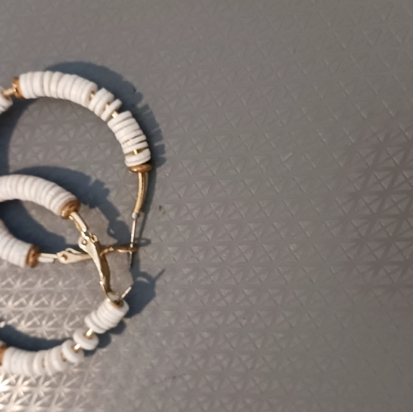 Earrings - Picture 4 of 4